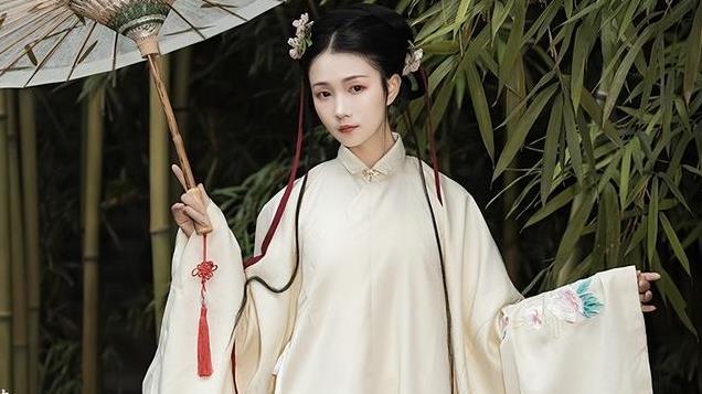 古人袖口那么大，为何不担心东西掉出来？且看袖子里的几处机关