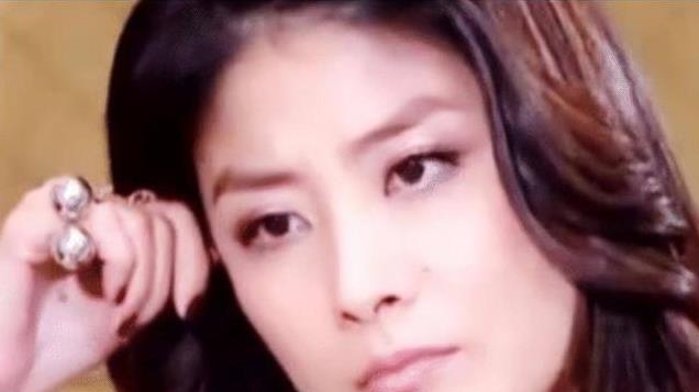“天后”陈慧琳：嫁富二代初恋，41岁痛失双胞胎女儿，抱憾终生