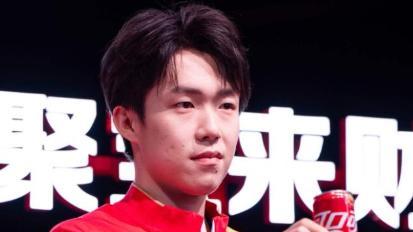 看了热搜上的王楚钦，才懂央妈亲自下场撑腰的真相，张继科说对了