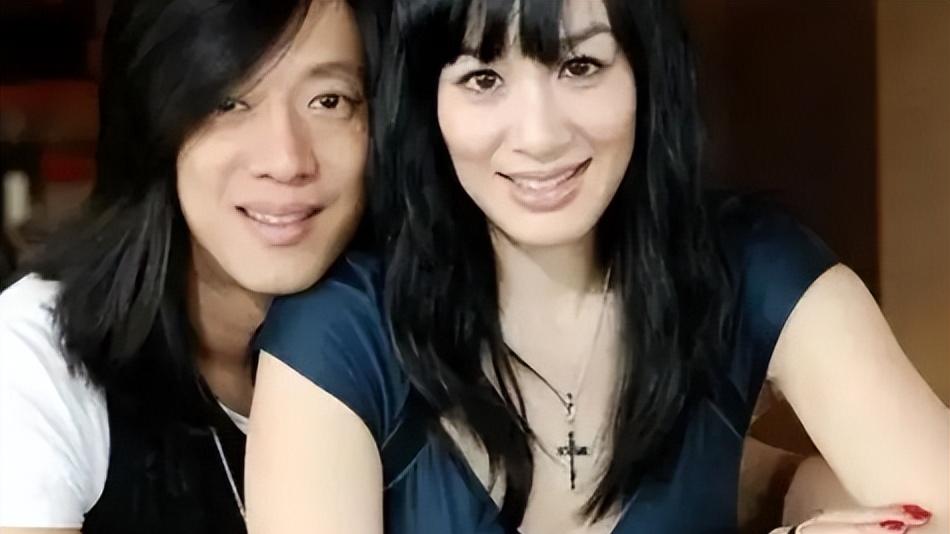 3段婚姻3个女儿，51岁再为小12岁老公生四胎，钟丽缇这么拼图啥？