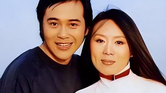 娶“徐娘半老”的5位男星，颜值一个比一个高，年龄最大差15岁！