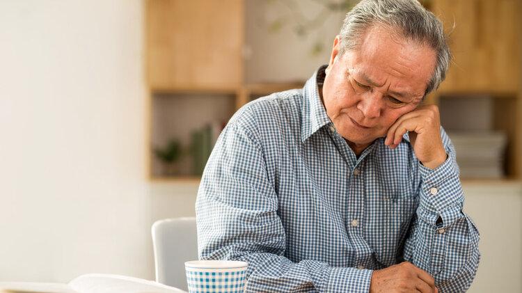 70岁开始，全面进入衰老期，4个部位会悄悄老化，看看自己有没有