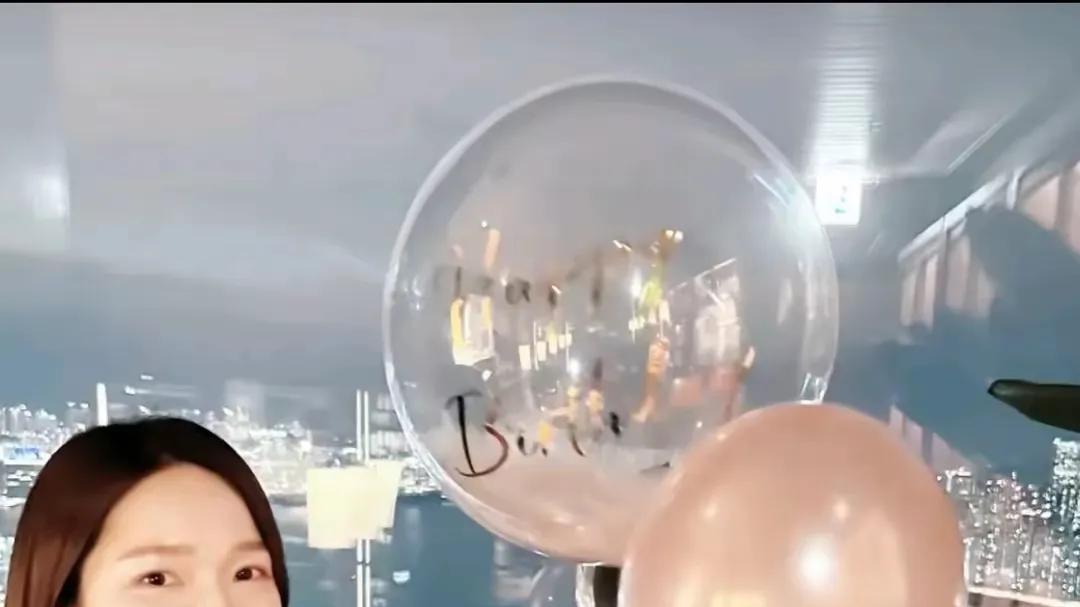 王祖蓝做梦都会笑醒！提前为老婆庆祝生日，幸福真的可以具象化