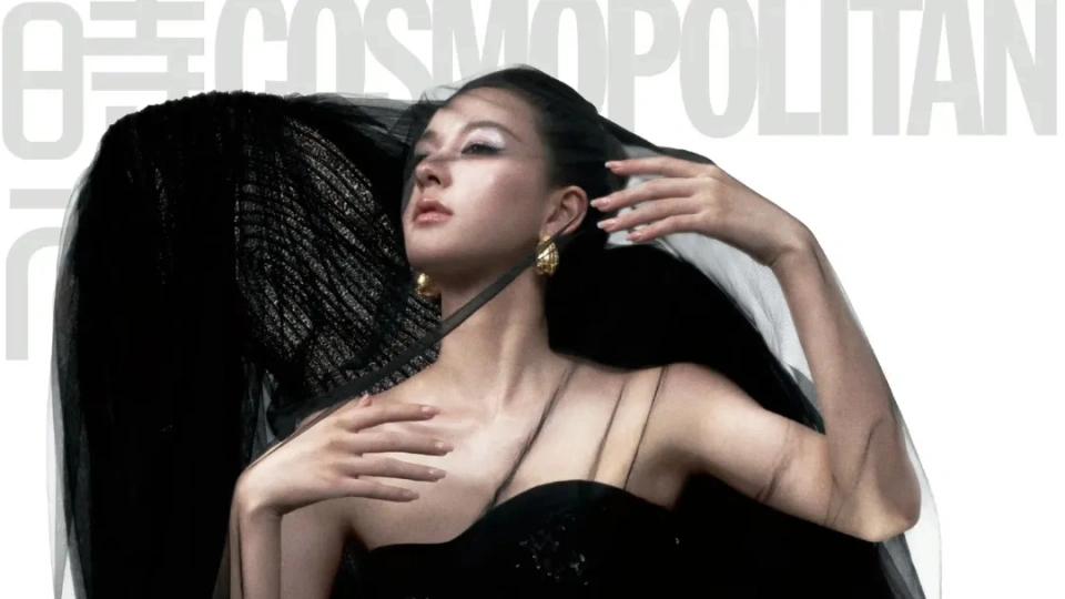 深圳这一夜，赵露思、林允的胸，虞书欣的臀，都败给了朱珠的深V