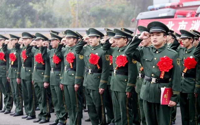 不要把精力放在研究优待方面，持优待证有则享受不炫耀，无则坦然不埋怨