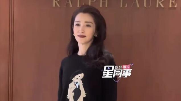 这一夜，高圆圆优雅，刘诗诗干练，李冰冰显嫩，郭晶晶稳坐C位！