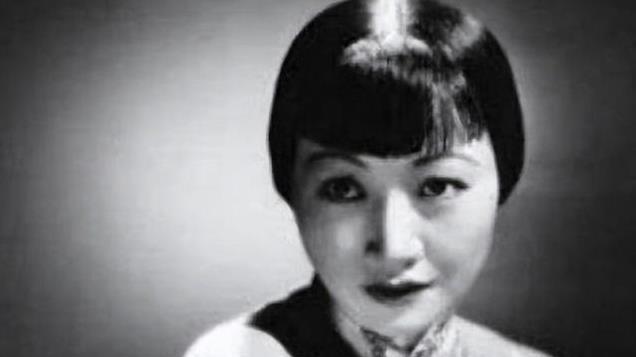 张作霖被炸身亡后，五姨太还整天浓妆艳抹，却将东北沦陷推迟3年