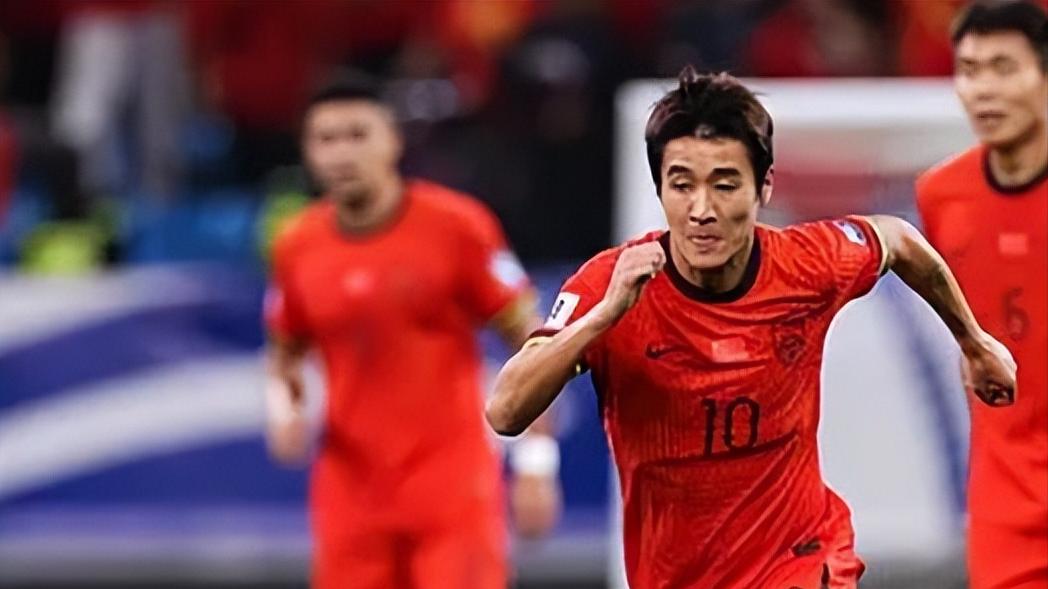国足再战日本，五年来首破日本球门，进步明显虽败犹荣