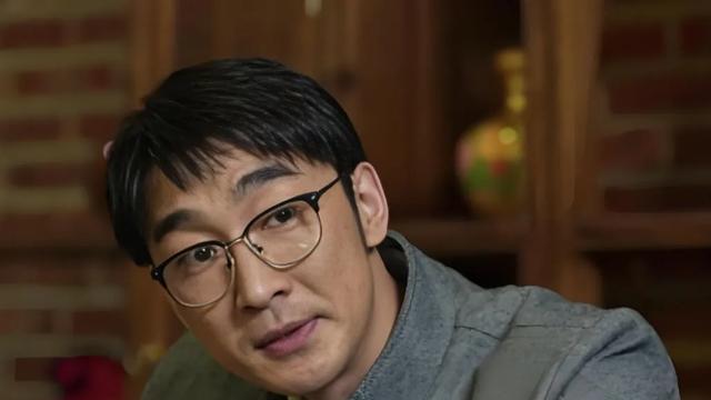 从副总秘书升职多年后，主任总改不了的两个习惯，让他工作很难