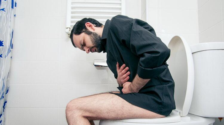 肠道里长了息肉，上厕所时会有4个提示，别等到肠癌了才反应过来