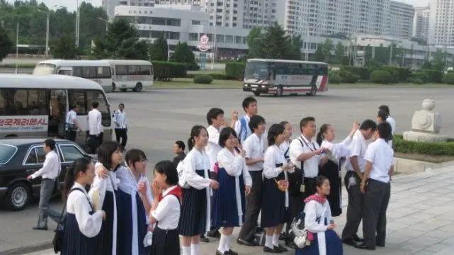 朝鲜美女叫长裙子，离婚女人叫破裙子