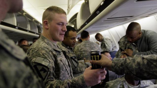 假如中美开战，美国至少有10万飞行员能上战场，我国能有多少？