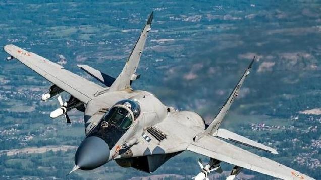 巴基斯坦公布中美四代战机对比，是歼10厉害，还是F-16更厉害？