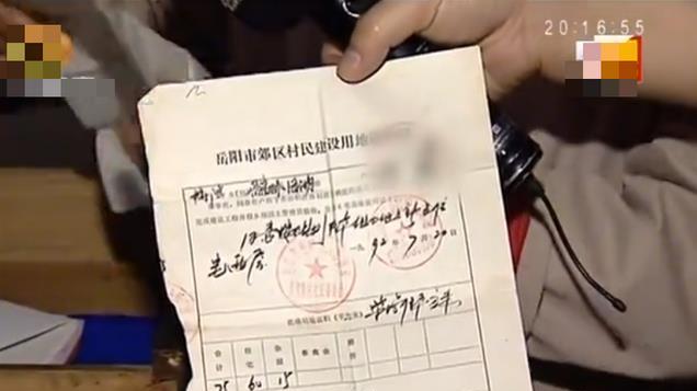 癌症父亲当众给女儿下跪，只为让她在遗嘱上签字，这是怎么回事？