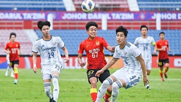 老崔买高丞范签个大合同退休？泰山明年争老六！孔帕尼奥价格透明
