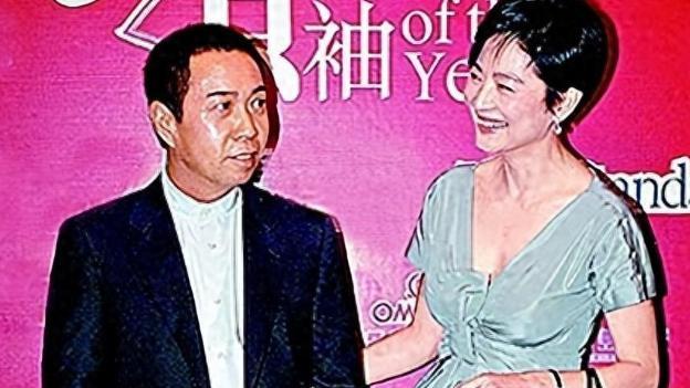 影坛中嫁给老头“糟蹋”的女星，年过50还风韵犹存，但争议依旧在