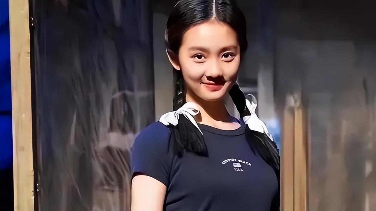黄磊女儿多多高中毕业，妻子发文晒照，不愧是美丽与智慧同行