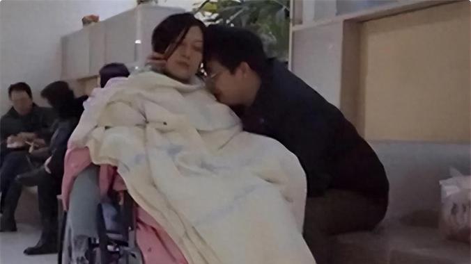 2015年，26岁癌症晚期孕妇，冒死为丈夫生子，去世4年后丈夫再婚