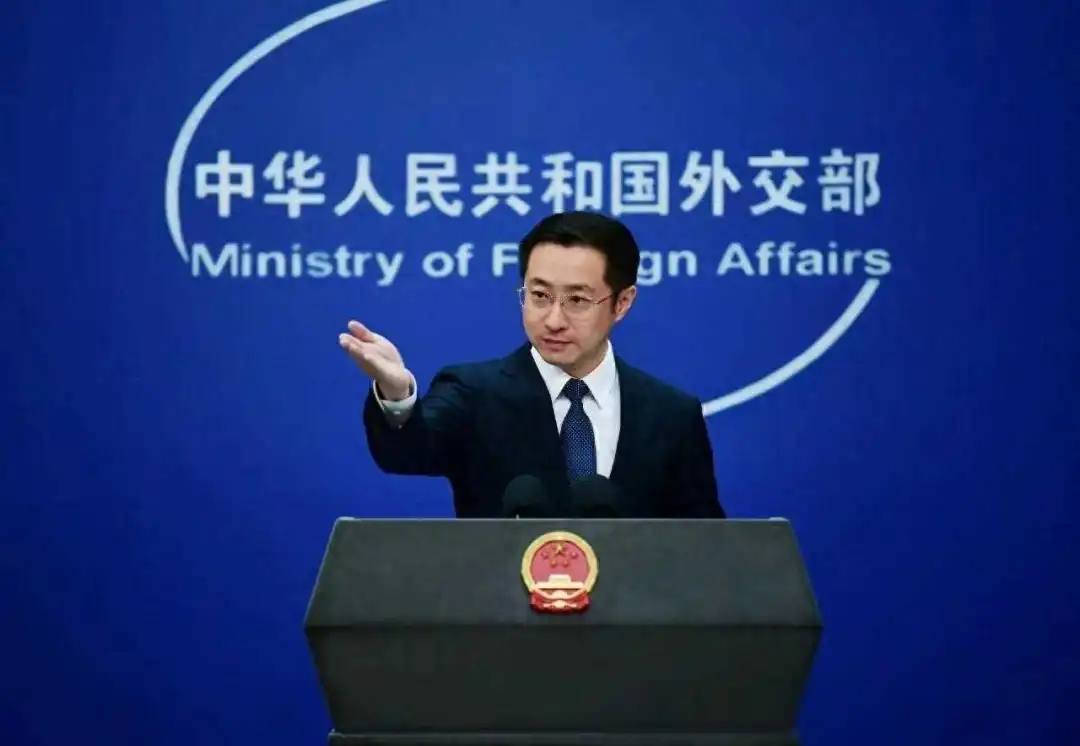 美国拉拢阿根廷谈矿产协议，中国智斗美国陷阱，生意场上见真章