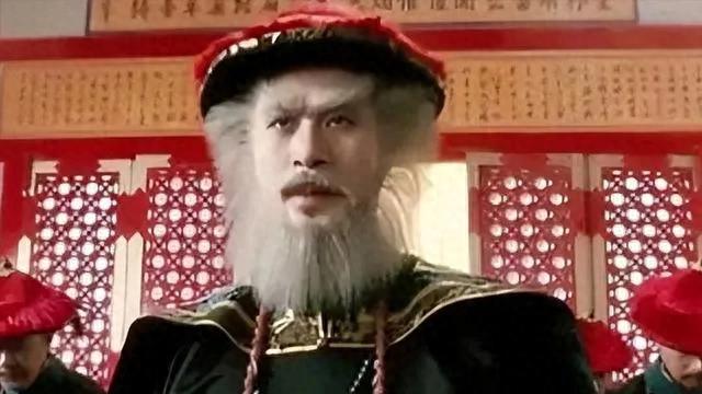 鳌拜手握40万重兵，却为什么至死不肯造反？你看他背后靠山都有谁