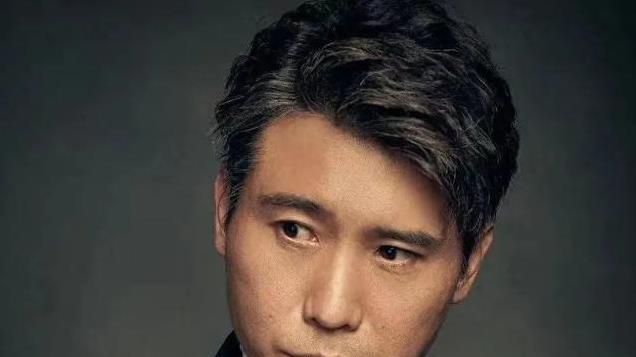 李乃文演艺路起起伏伏，48岁爱情事业双丰收