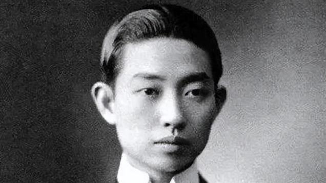 1949年，梅兰芳扮上舞台装引性别争议，毛主席：你们这可是犯错误