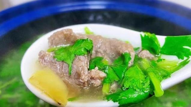 今日大雪，再忙别忘食2肉，吃3根，做1事，养成好体质，平安过冬