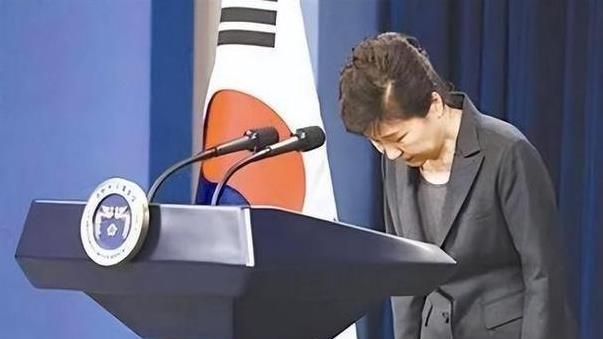 中方表态！韩国内乱升级，穷途末路的尹锡悦，再遭执政党背叛