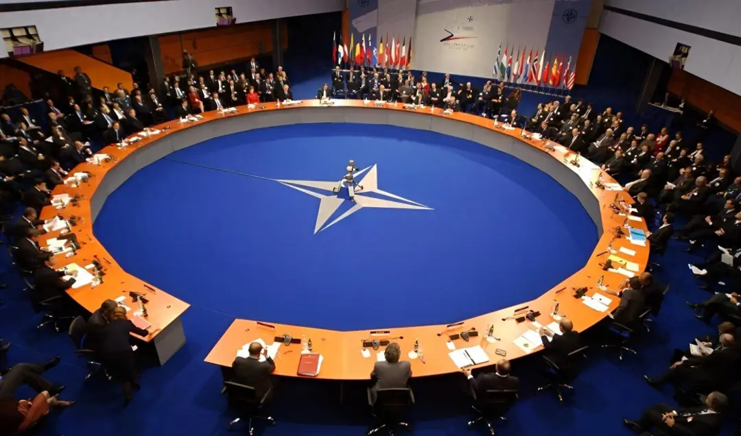 库尔斯克战局骤变，乌军趁夜突围，遭俄军火力封锁伤亡惨重