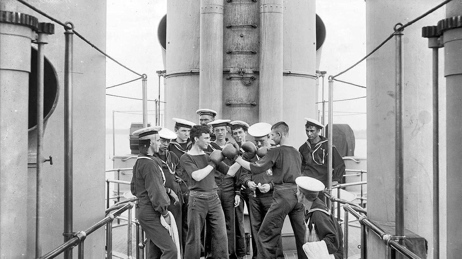 他68岁从军队离休，歇了5个月竟又接到中央命令，71岁被授予上将