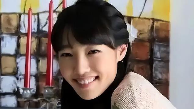白百何儿子成年样貌曝光，身高近180，网友惊呼：像谁一目了然