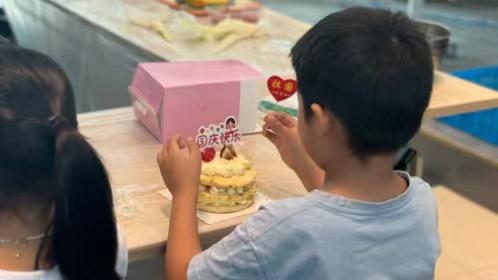 师惠社区：喜迎国庆 “焙”感幸福