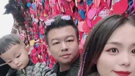 云南“寸丫头”一年离世，骨瘦如柴，幼子呼唤妈妈令人心碎