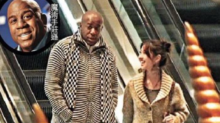 才明白，和成龙儿子分手后，又爱上黑人的薛凯琪，到底在追求什么