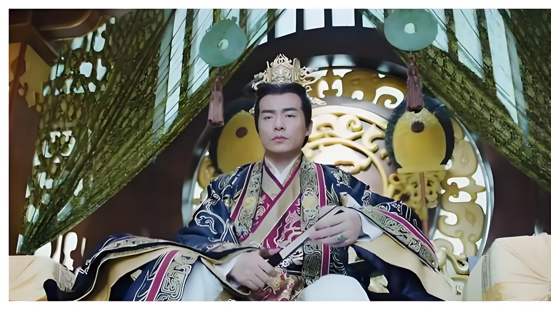 荣耀与枷锁：金碧辉煌的宫殿中，皇帝的命运也有阴影？