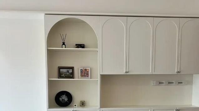 现在谁家还铺木地板？快来看看这种新型地板，省钱又环保！