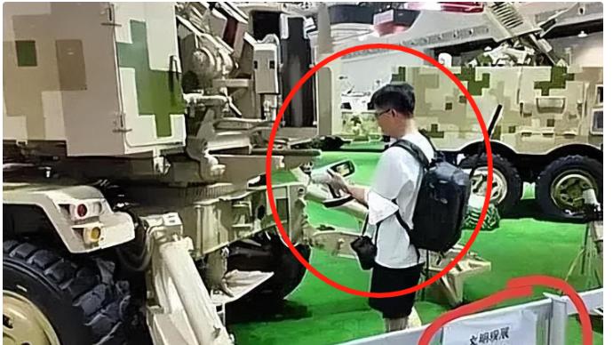 珠海航展惊现背包男携20万扫描仪偷拍展品，涉嫌违规，展方回应！