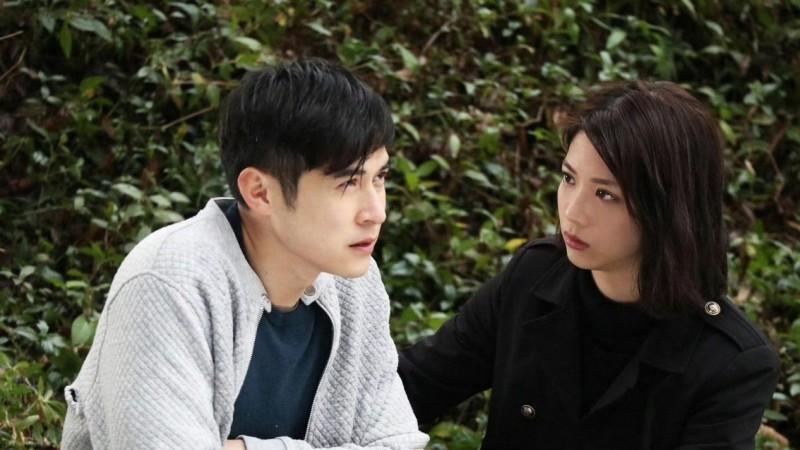 TVB《异空感应》热播，陈家乐陈晓华上演跨时空恋爱，感情线处理细腻