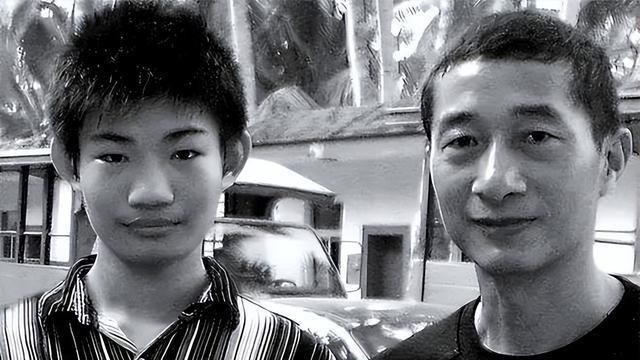 吃饭要喂、大便靠埋，23岁饿死家中，杨锁到底有多“懒”？