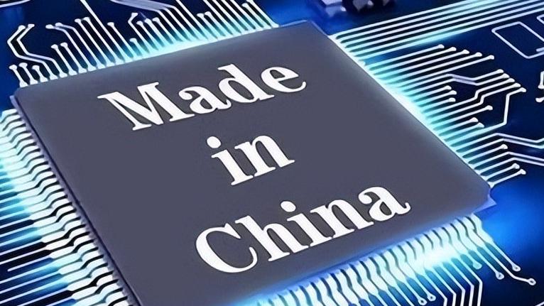 谈判大门已关，中方拒绝妥协，雷蒙多认清形势，芯片战打不垮中国