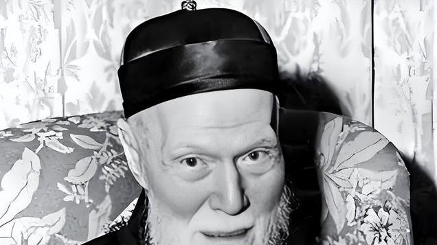 他是张学良的保镖，后成香港首富，赌王何鸿燊见了他都要下跪行礼