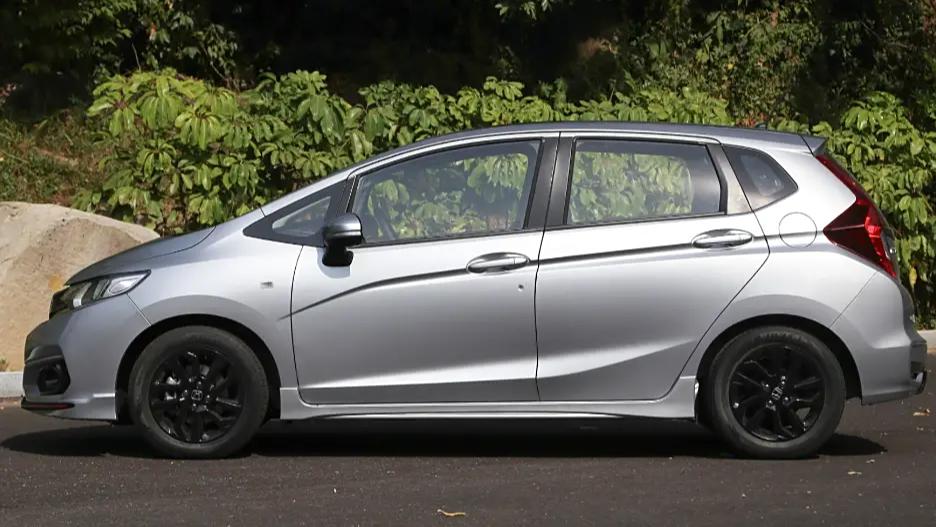 厂家不敢减配的后视镜，为何成了最好的行车记录仪支架？