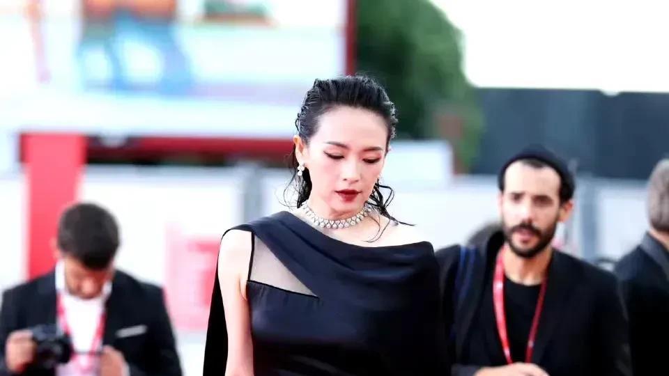 威尼斯电影节撕下的不是滤镜 而是章子怡的体面 森林北成功捡漏！
