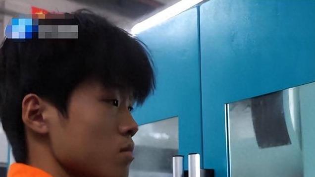 原来一技之长真能改命，18岁大专生未毕业就拿到了编制，年薪35万