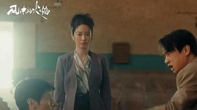 《风中的火焰》《大奉打更人》各看6集，我要说：没对比就没伤害