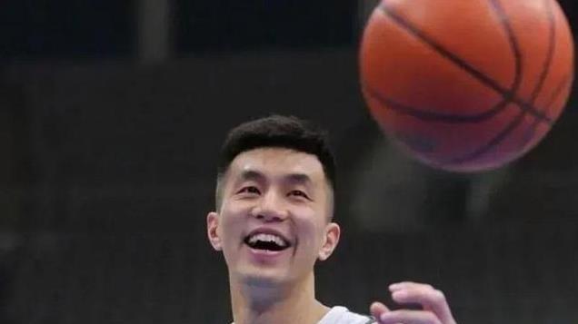 广州对阵天津12人名单出炉 郭艾伦PK林庭谦 焦泊乔不打 双方上三外援