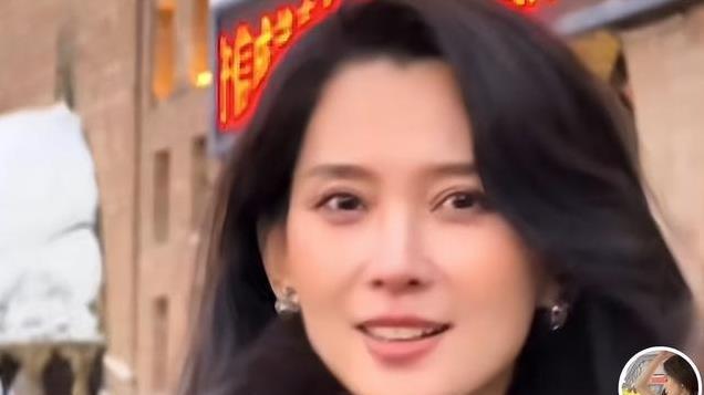 民政局常客汪峰，与国际章分道扬镳后，年过半百又遇网红森林北