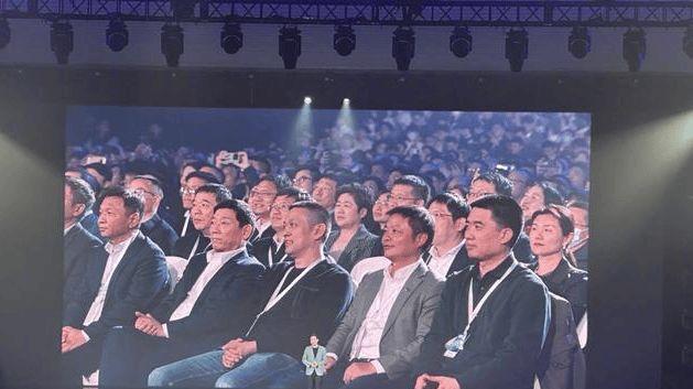 27分钟大定5万台！小米汽车定价21.59万元，订单恐排到明年