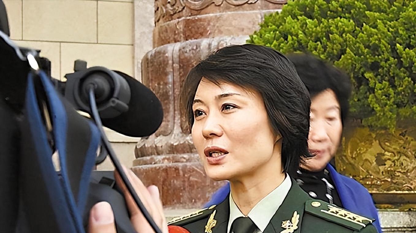 雷敏：不仅颜值出众还屡立战功，被誉为第一代女特警的当家花旦