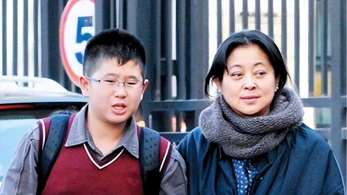 情路坎坷、婚姻不幸的倪萍，三婚嫁给杨亚洲，总算遇到了对的人